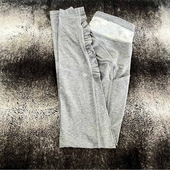 LuluLemon Grey Leggings - Picture 5 of 9